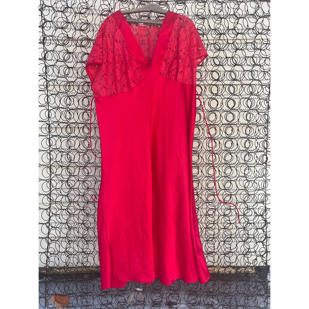 Vintage Lucie Ann II Red Lace Nylon Volup 3X Nightgown Negligee